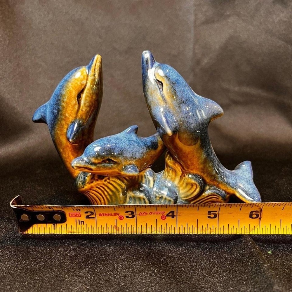 Dolphin family figurine glazed pottery - Picture 7 of 7